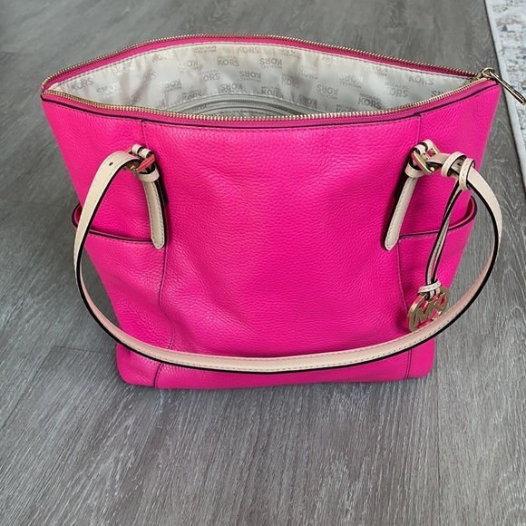 Michael Kors “Jet Set” Leather Tote - Picture 2 of 16